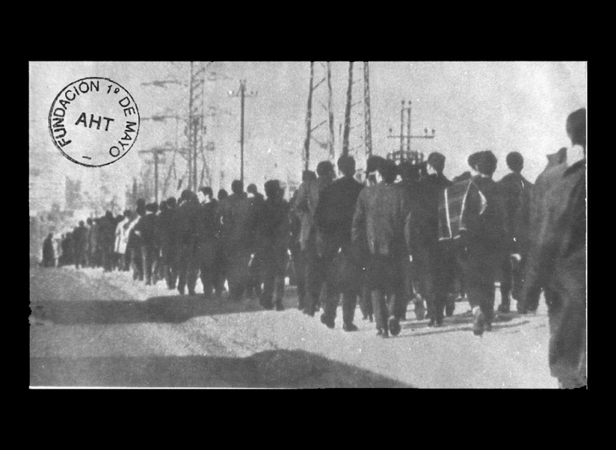 Trabajadores en marcha hacía Madrid el día 27 de octubre de 1967. Archivo de Historia del Trabajo (AHT). Fundación 1º de Mayo