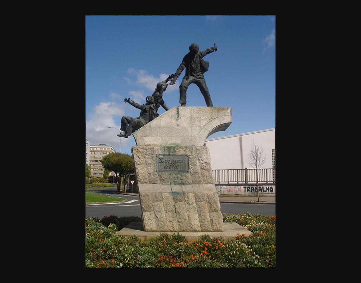 Monumento "X do Marzal" en Ferrol, Galicia