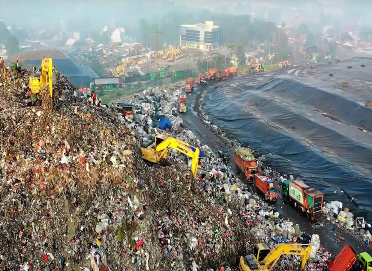 Imagen de un vertedero de residuos textiles